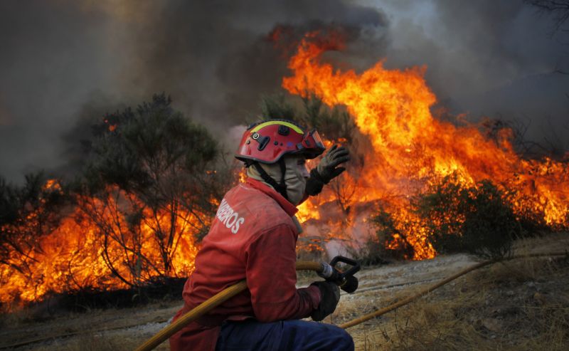 Στο έλεος των πυρκαγιών η Πορτογαλία