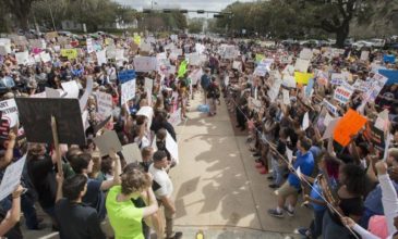 Μεγάλη πορεία μαθητών στη Φλόριντα, μετά το μακελειό σε σχολείο