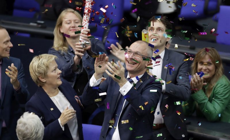 Η Γερμανική Βουλή ψήφισε υπέρ του γάμου των ομοφυλοφίλων