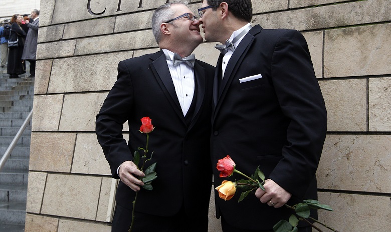 Οι πρώτοι γάμοι ομόφυλων την Κυριακή στη Γερμανία