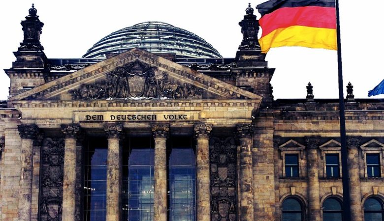 «Φορολογικός παράδεισος η Γερμανία» γράφει η Die Tageszeitung