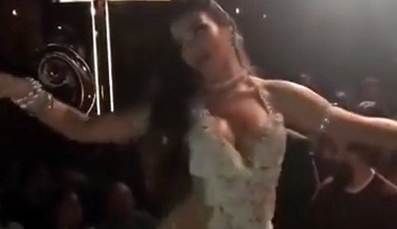 Απέλαση «προκλητικής» Ρωσίδας χορεύτριας από την Αίγυπτο