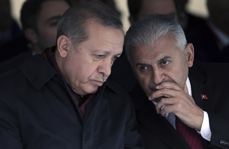 Στην Αθήνα ο Τούρκος πρωθυπουργός: Τι επιδιώκει η Αθήνα και τι η Άγκυρα