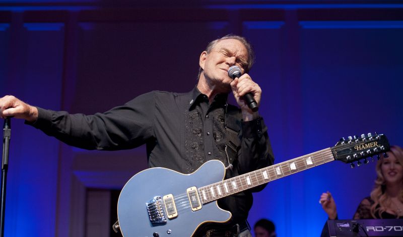 Πέθανε ο θρύλος της κάντρι και μεγάλος κιθαρίστας Glen Campbell
