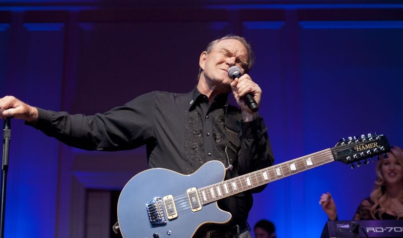 Πέθανε ο θρύλος της κάντρι και μεγάλος κιθαρίστας Glen Campbell
