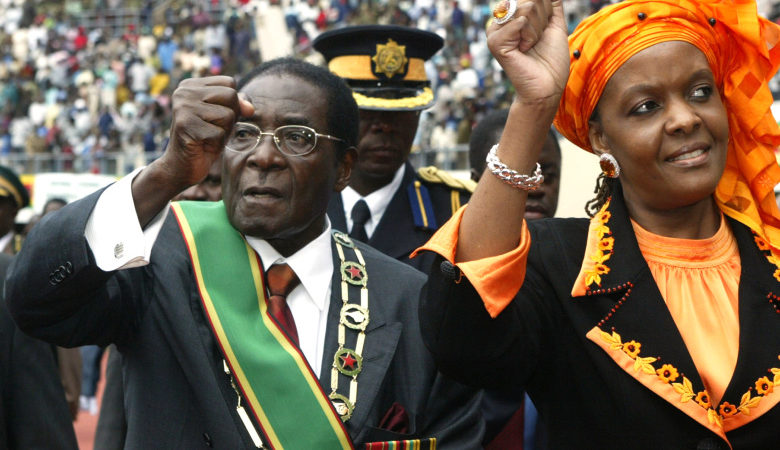 Στους δρόμους για την πτώση του Μουγκάμπε που κυβερνούσε 37 χρόνια