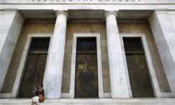 Τράπεζα της Ελλάδος: Αύξηση καταθέσεων και μείωση δανείων τον Απρίλιο