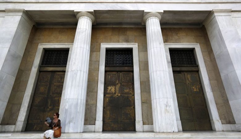 Γιατί η ελληνική οικονομία «καίγεται» να ανέβει επενδυτική βαθμίδα