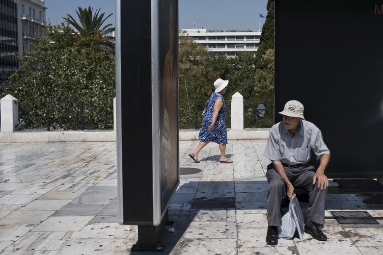 Χώρα ηλικιωμένων η Ελλάδα – Χάσαμε σε 5 χρόνια το 3% του πληθυσμού