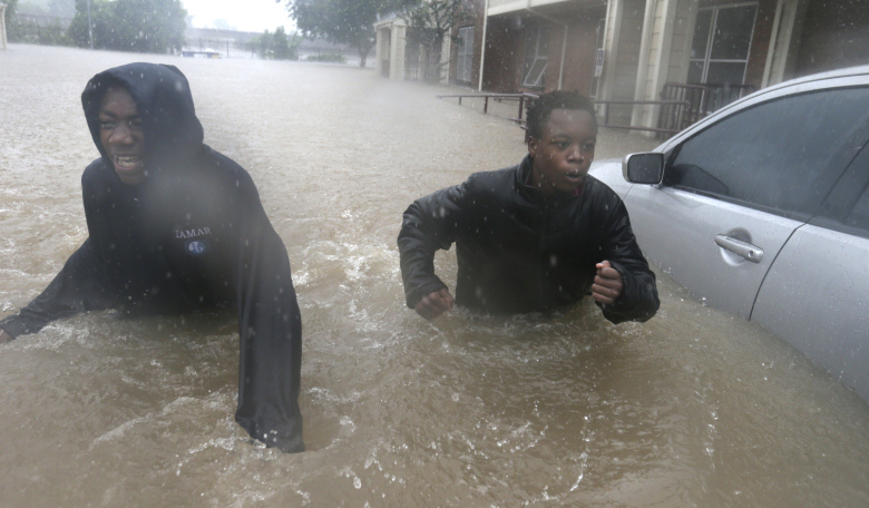 Καταστροφικές πλημμύρες του τυφώνα Χάρβεϊ πνίγουν το Τέξας