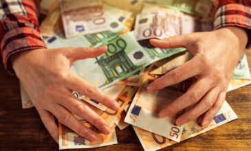 Εργαζόμενοι κέρδισαν 10 εκατομμύρια ευρώ στο χριστουγεννιάτικο λαχείο
