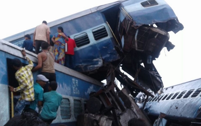 Εκτροχιάστηκε τρένο στην Ινδία, νεκροί και δεκάδες τραυματίες