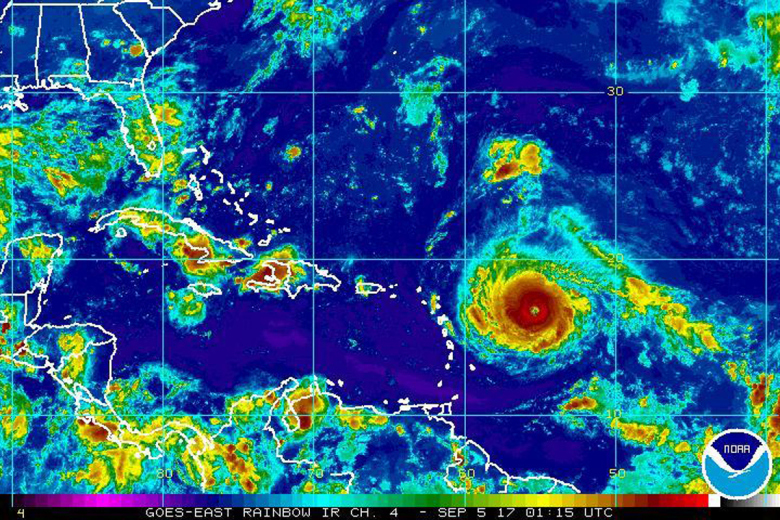 Ο κυκλώνας Ίρμα πλησιάζει απειλητικά πολλά νησιά στην Καραϊβική