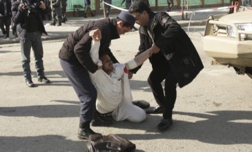 Σε ασθενοφόρο κρυμμένη η βόμβα που έσπειρε πάλι το θάνατο στην Καμπούλ