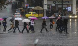 Με βροχές και καταιγίδες θα συνεχιστεί και αύριο 4 Απριλίου η κακοκαιρία ILINA – Ποιες περιοχές θα πλήξει