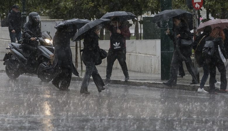 Η «Ευρυδίκη» χτύπησε την Αττική, σφοδρή καταιγίδα στο Λεκανοπέδιο