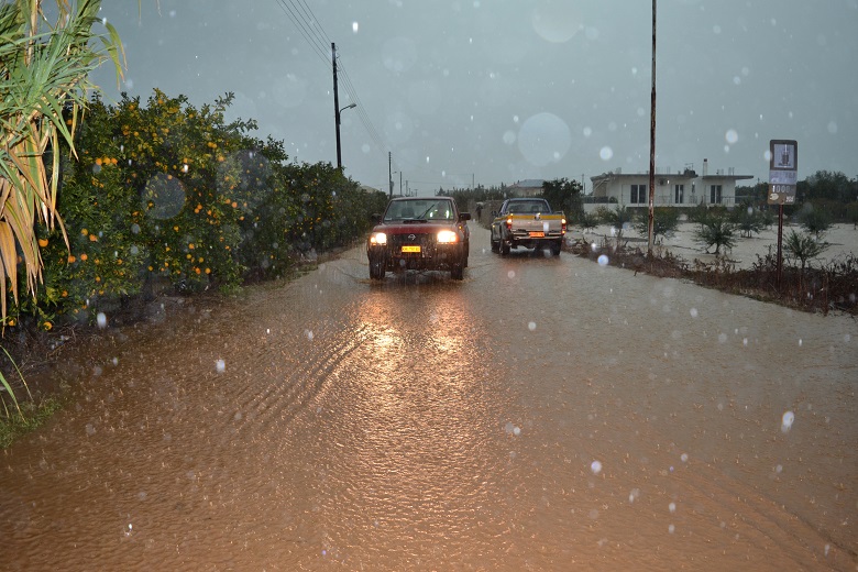 Έκλεισαν δρόμοι στη Θεσσαλονίκη λόγω σφοδρών βροχοπτώσεων