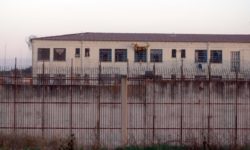 Συναγερμός στις φυλακές Λάρισας: 86 κρατούμενοι θετικοί στον κορονοϊό