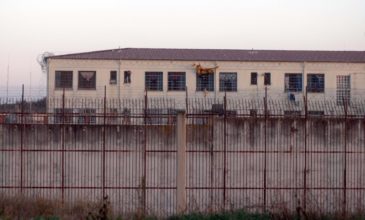 Καταγγελία για ξυλοδαρμό σωφρονιστικών από κρατούμενο στις φυλακές Λάρισας