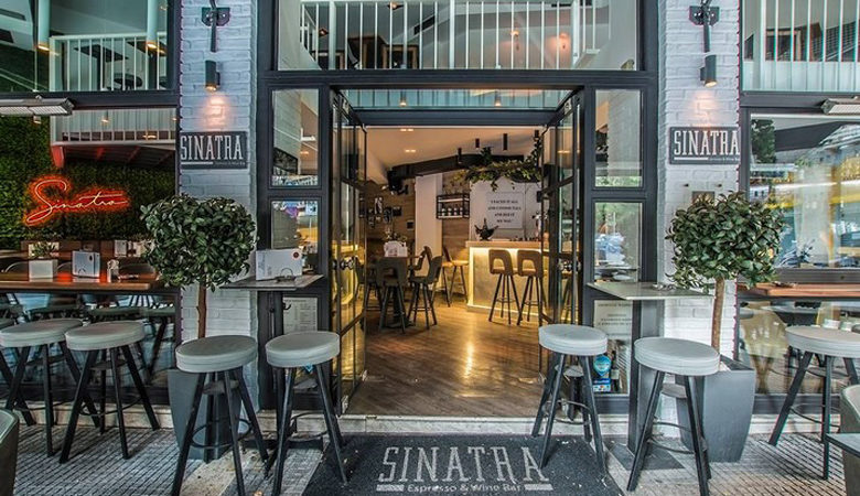 Sinatra, ένα αυθεντικό espresso wine bar στην καρδιά της Θεσσαλονίκης