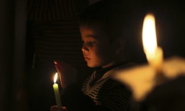 Κινδυνεύουν να κάνουν ρεβεγιόν Χριστουγέννων στο απόλυτο σκοτάδι