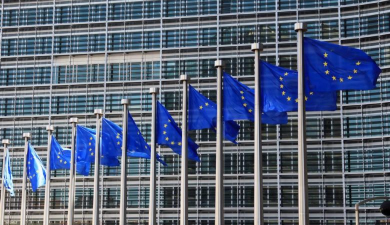 Η ΕΕ προτείνει την ποινικοποίηση της ρητορικής μίσους και των ρατσιστικών εγκλημάτων