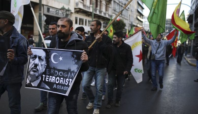 Κατά του «δικατάτορα Ερντογάν» διαδήλωσαν Κούρδοι και Λαφαζάνης