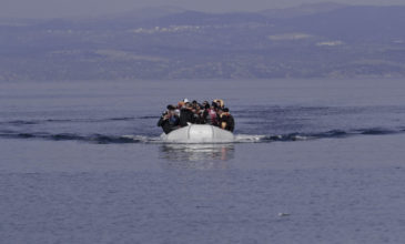 Τούρκοι αποβιβάστηκαν στις Οινούσσες και ζητούν πολιτικό άσυλο