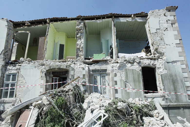 Ακατάλληλα 1 στα 2 σπίτια και μέτρα για τους σεισμόπληκτους στη Λέσβο
