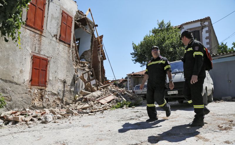 Υπόγειο ή ταράτσα: Οδηγίες προστασίας για μετά το σεισμό