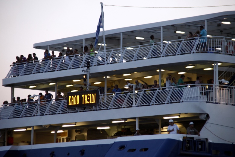 Μέσα σε μια μέρα 23.000 επιβάτες αναχώρησαν από το λιμάνι του Πειραιά