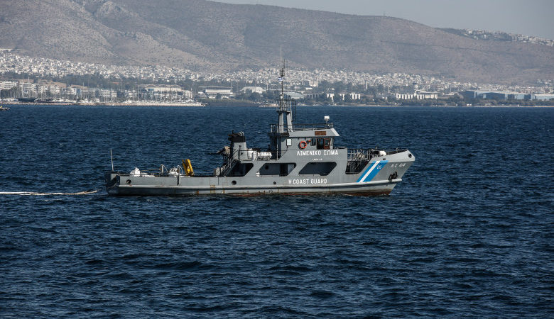 Ακυβέρνητο σκάφος στον Σαρωνικό: Σώοι και οι τέσσερις Έλληνες