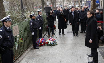 Ο Μακρόν τίμησε τα θύματα του Charlie Hebdo