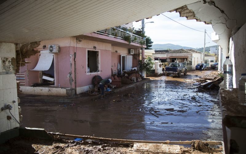 Νέος τραγικός απολογισμός στη Μάνδρα, στους 24 οι νεκροί