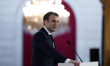 Έναν χρόνο μετά την εκλογή του, οι Γάλλοι δε θέλουν τον Μακρόν