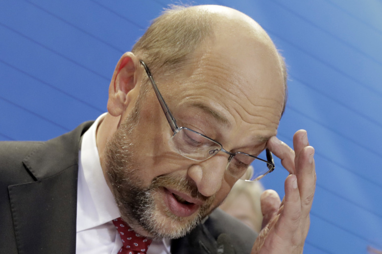 Ο Σουλτς απειλεί να παραιτηθεί από το SPD