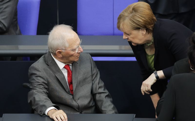Ο Σόιμπλε ήθελε Grexit, αλλά μπήκε μπροστά η Μέρκελ