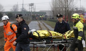 Εκτροχιασμός τρένου με νεκρούς και εγκλωβισμένους στο Μιλάνο