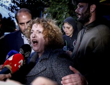 Συγγνώμη από τους αστυνομικούς ζητεί η μητέρα της Δώρας Ζέμπερη