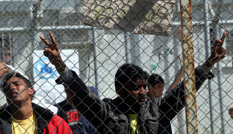Δεύτερη ημέρα έντασης στη Μυτιλήνη με μετανάστες και πρόσφυγες