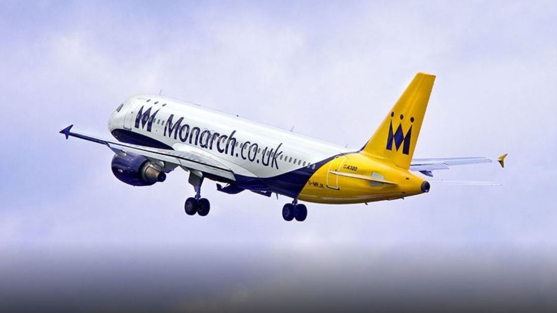 Τέλος για τη Monarch Airlines, 300.000 κρατήσεις ακυρώθηκαν