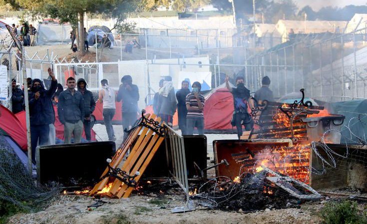 Σοβαρά επεισόδια και συγκρούσεις στη Μόρια της Λέσβου