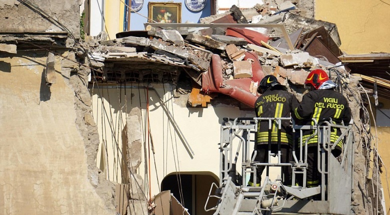 Νεκροί και οι 8 αγνοούμενοι μετά την κατάρρευση κτιρίου στη Νάπολη