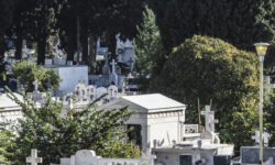 Πάτρα: Ανοιξαν τον τάφο της μητέρας τους και τον βρήκαν κενό – Τι είπαν οι υπεύθυνοι του νεκροταφείου