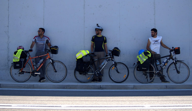 Τρεις νέοι από Ελλάδα θα περιπλανηθούν στην Ασία με ποδήλατο