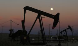 Αυξήθηκε η τιμή του πετρελαίου μετά την επίθεση του Ισραήλ στο Ιράν