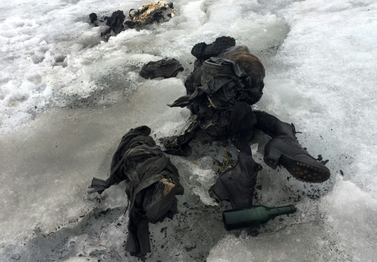Βρέθηκαν μουμιοποιημένα πτώματα ζευγαριού μέσα σε παγετώνα