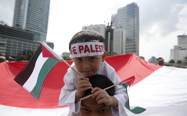 Χιλιάδες άνθρωποι διαδήλωσαν υπέρ των Παλαιστινίων σε Ευρώπη και Βόρεια Αμερική