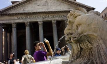 Ρώμη: Τουρίστες πλήρωσαν €119,34 για 3 χοτ ντογκ, 1 σάντουιτς, 4 Coca-Cola και 1 νερό