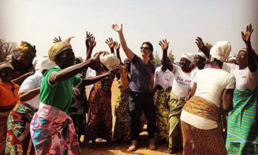 Ντοκιμαντέρ στην Αφρική γυρίζει ο Χριστόφορος Παπακαλιάτης